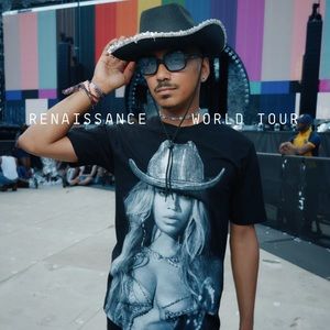 BEYONCÉ OFFICIAL RENAISSANCE WORLD TOUR TEE - UNISEX M